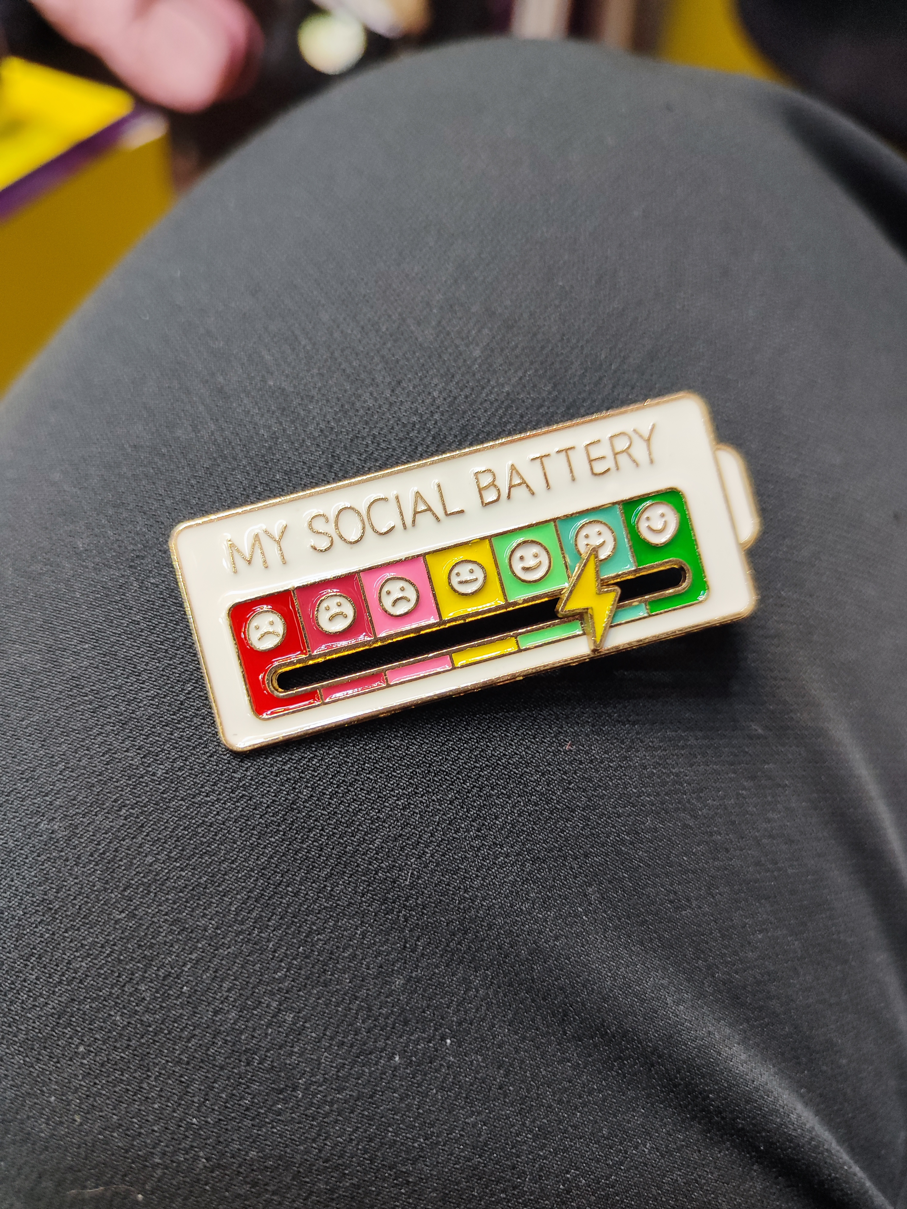 پیکسل پین باتری مود (Mood Battery Pin) | نشان‌دهنده حال و مود با ۶ حالت مختلف