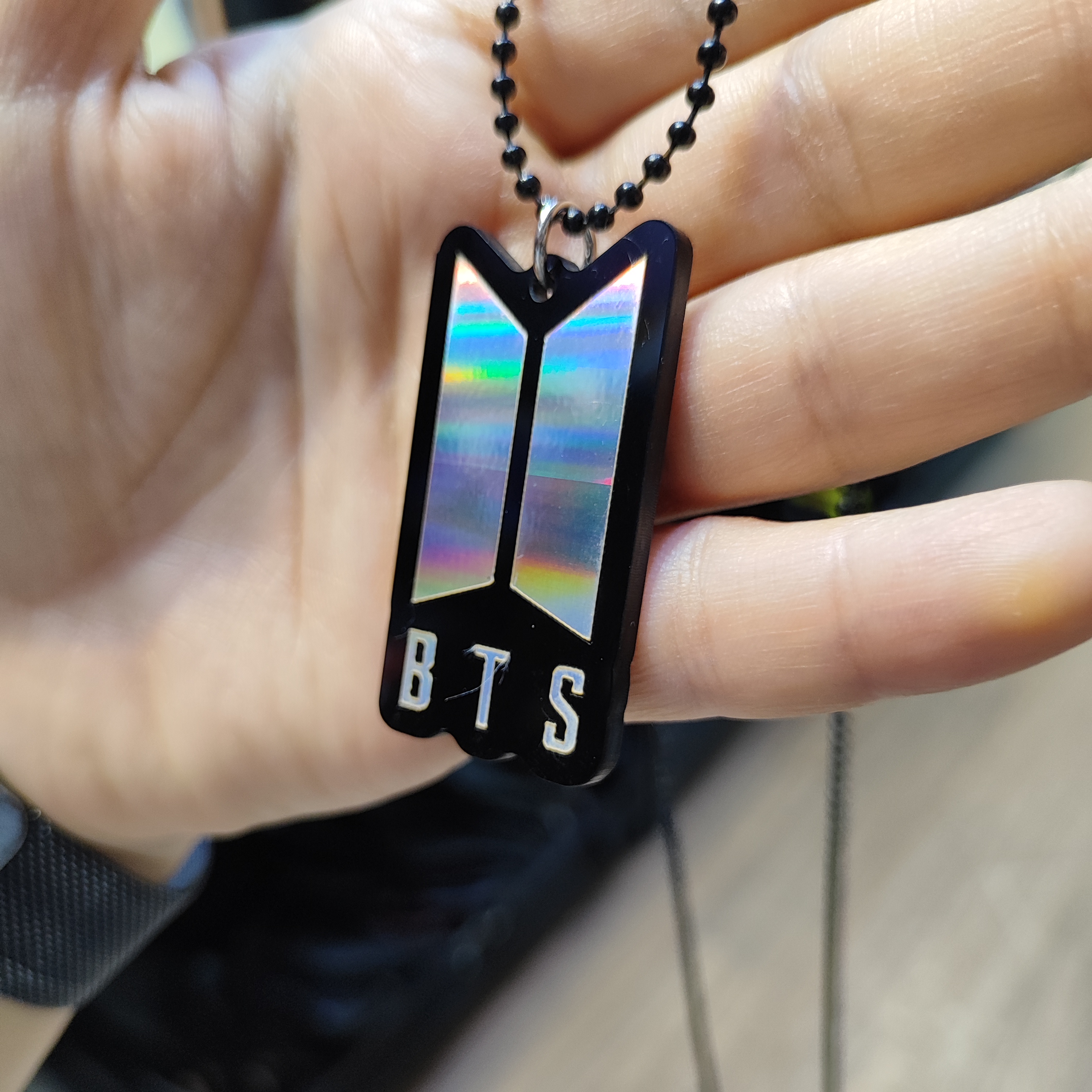 گردنبند لوگوی BTS هولوگرامی