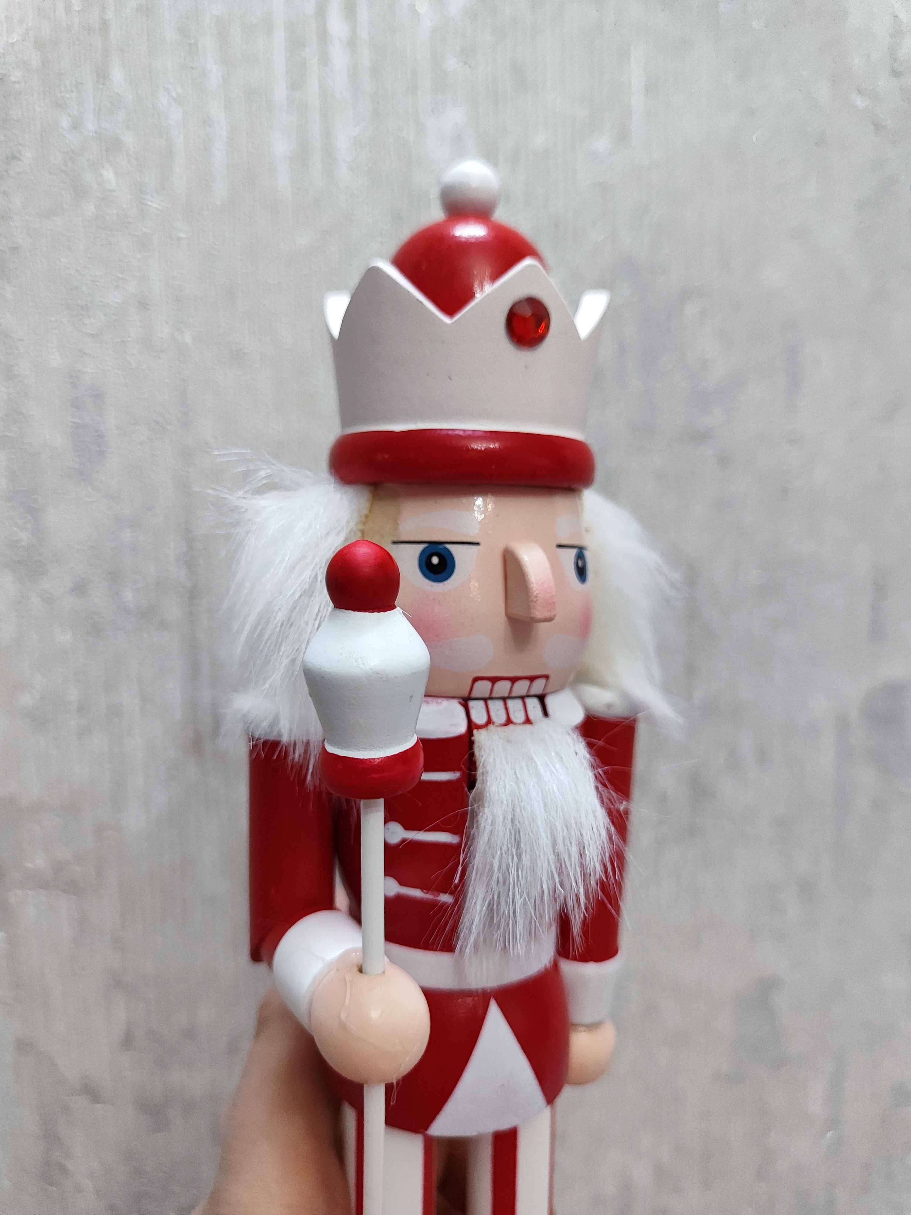 عروسک چوبی فندق‌شکن سرباز | عروسک کریسمسی متحرک ۲۵ سانتی با جعبه هدیه