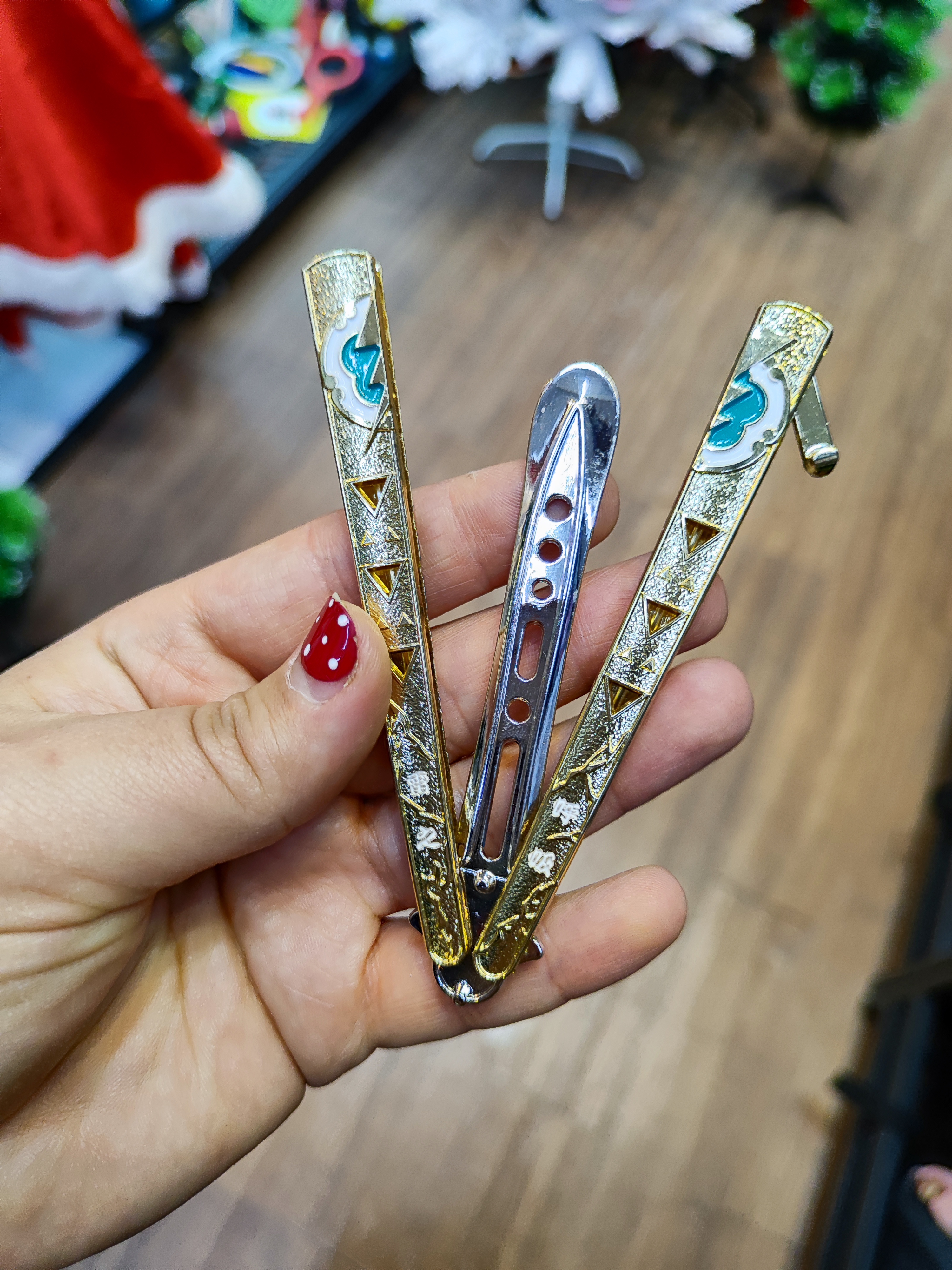 چاقوی پروانه‌ای تزئینی انیمه شیطان‌کش | مدل فلزی کوچک Demon Slayer