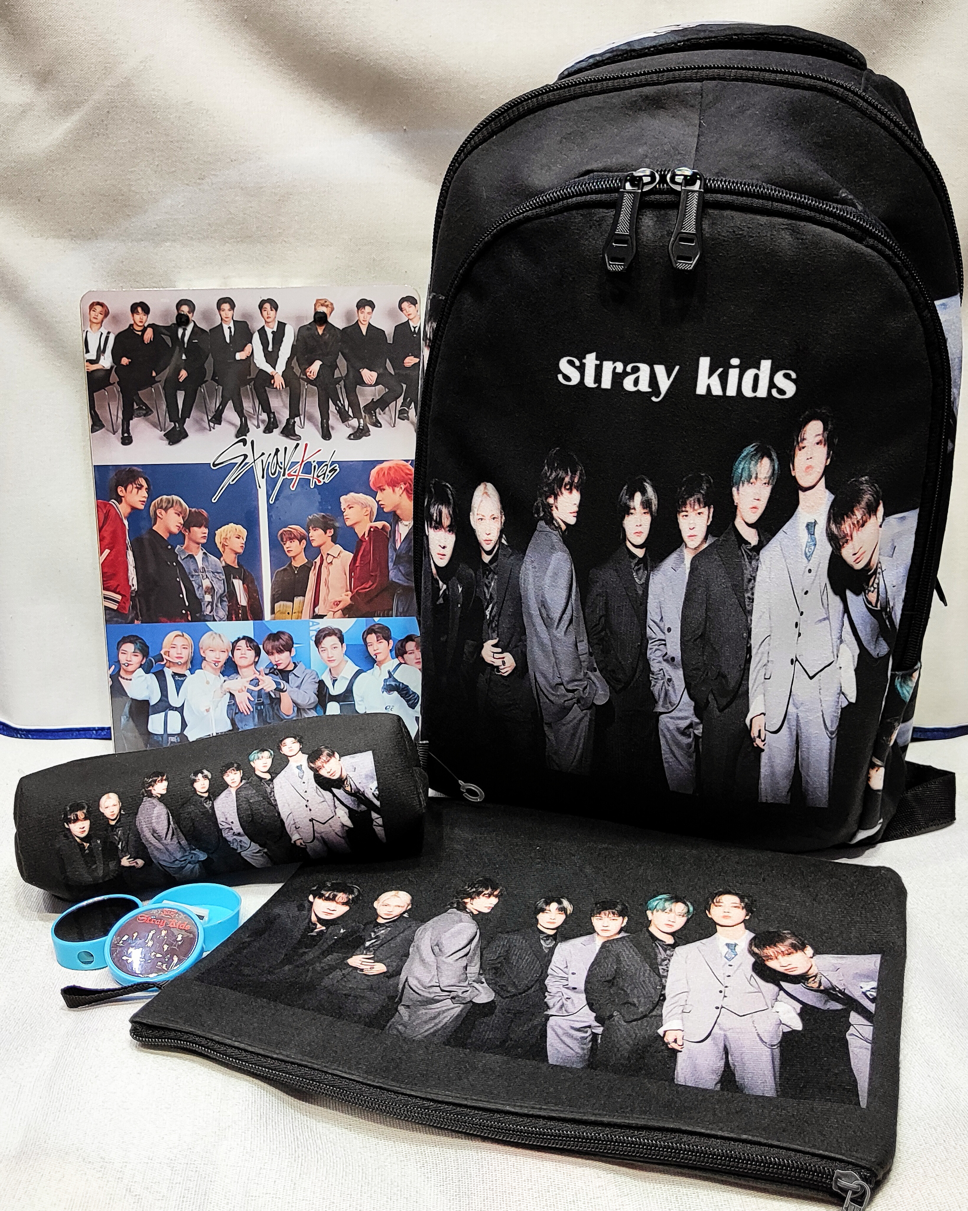 ست مدرسه Stray Kids | کوله پشتی، جامدادی، تخته شاسی، تراش و پوشه A4