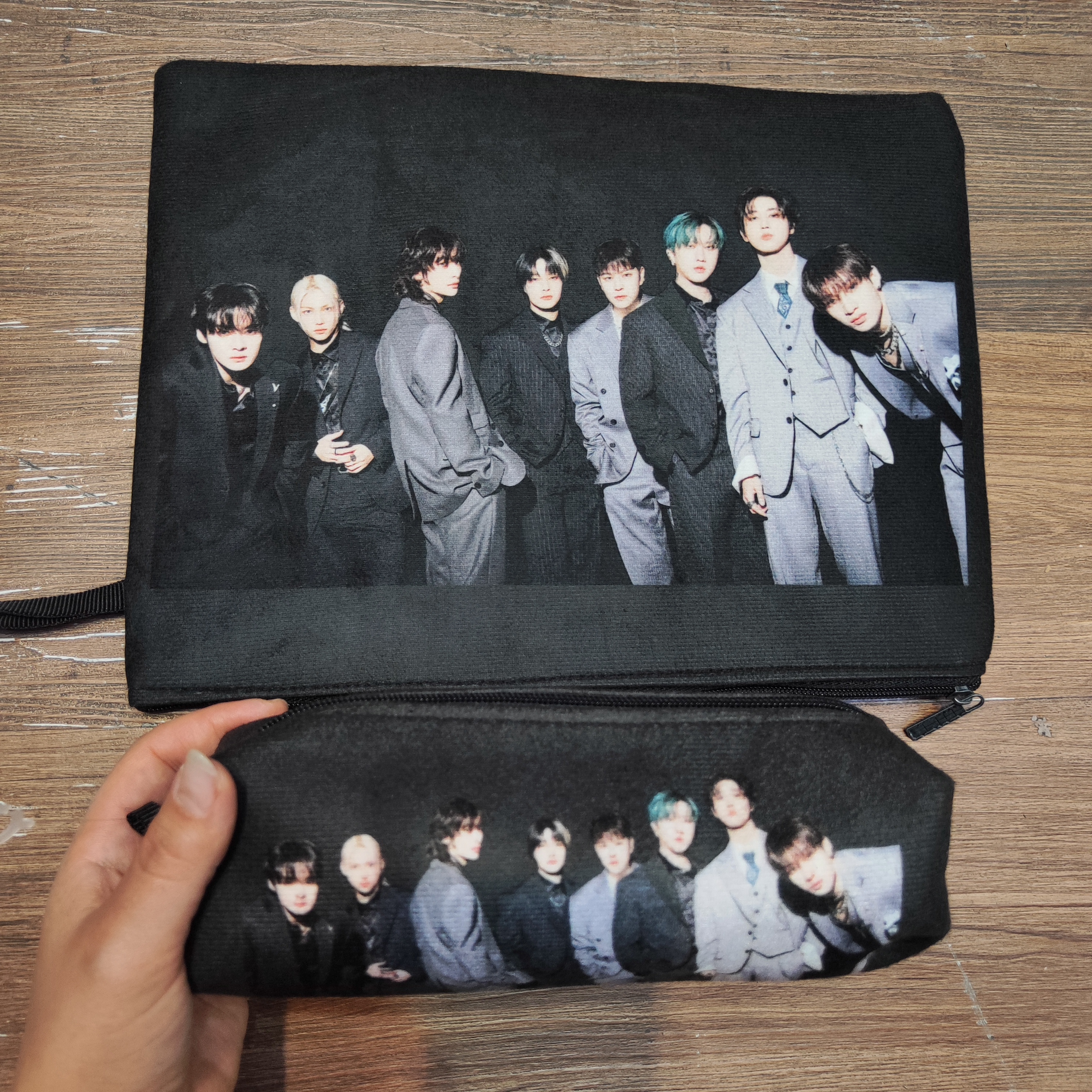 ست جامدادی و پوشه کار مخملی استری کیدز Stray Kids